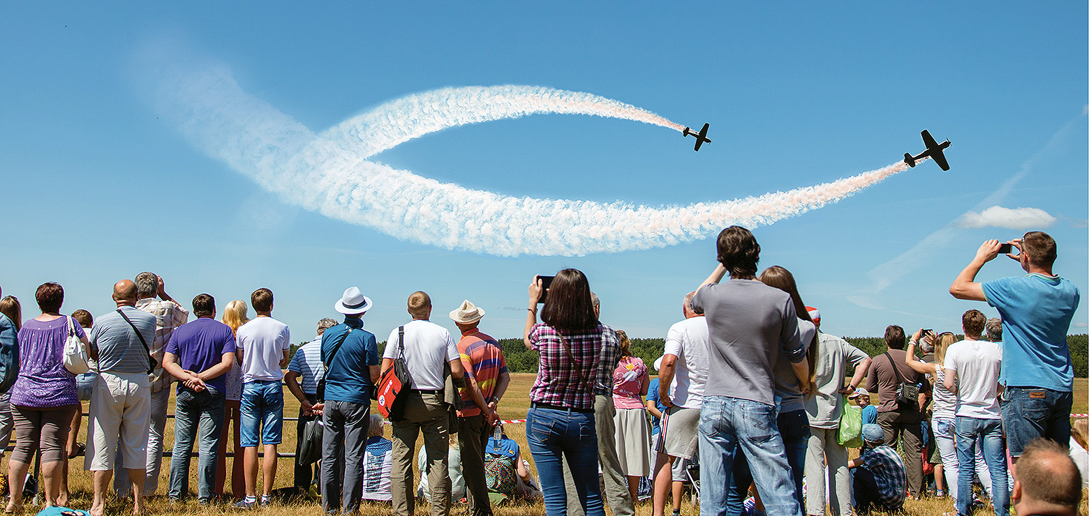 Crowd watching planes